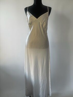 Victoria’s Secret White Satin Lace Negligee Size L Bridal Lingerie Nightgown